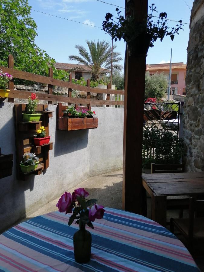 B&B Daddanca Ales Dış mekan fotoğraf